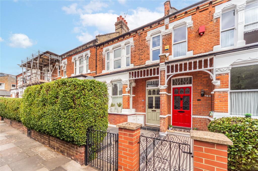 Main image of property: Elvendon Road, London, N13