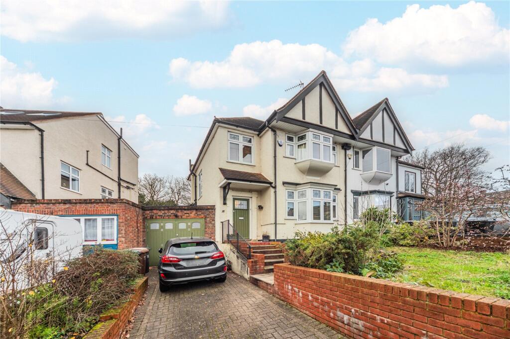 Main image of property: Passmore Gardens, London, N11