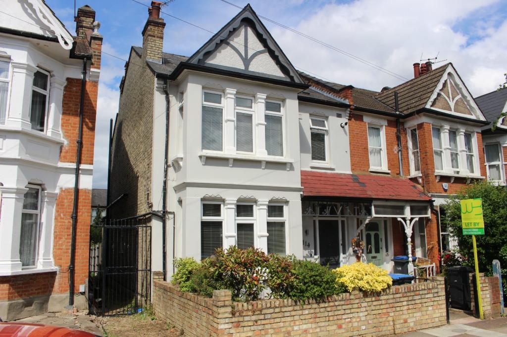 2 bedroom apartment for sale in Maidstone Road, London, N11