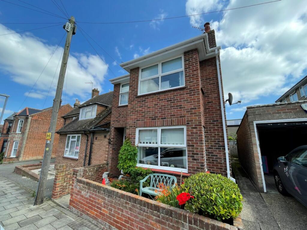 Additional property image - MARTELLO ROAD, WALTON-ON-THE-NAZE