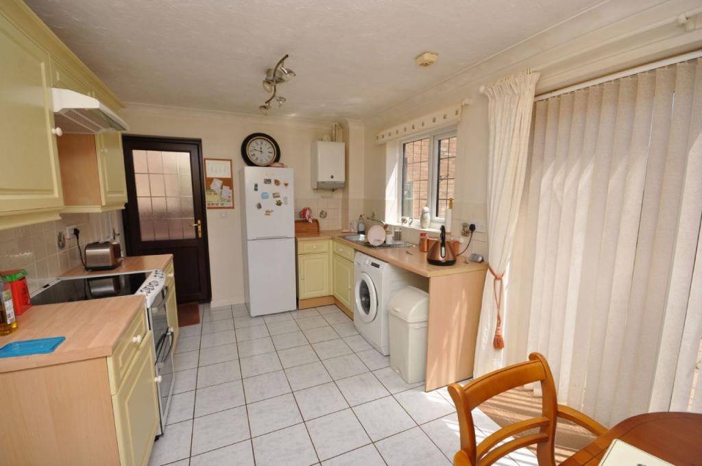 3 bedroom detached house for sale in Wavring Avenue, Kirby Cross, CO13