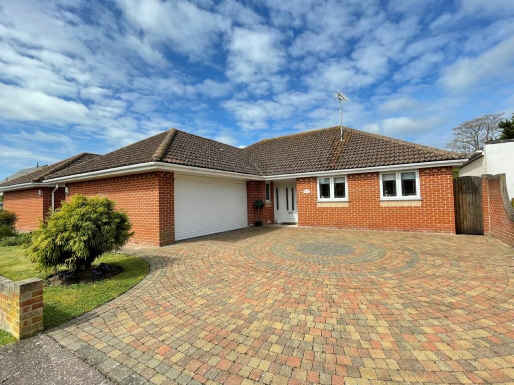 3 bedroom detached bungalow for sale in Turpins Lane, Kirby Cross, CO13