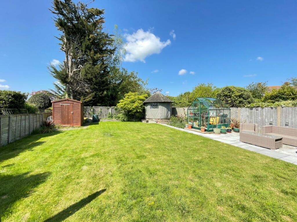 3 bedroom detached bungalow for sale in Old Parsonage Way, Frintononsea, CO13