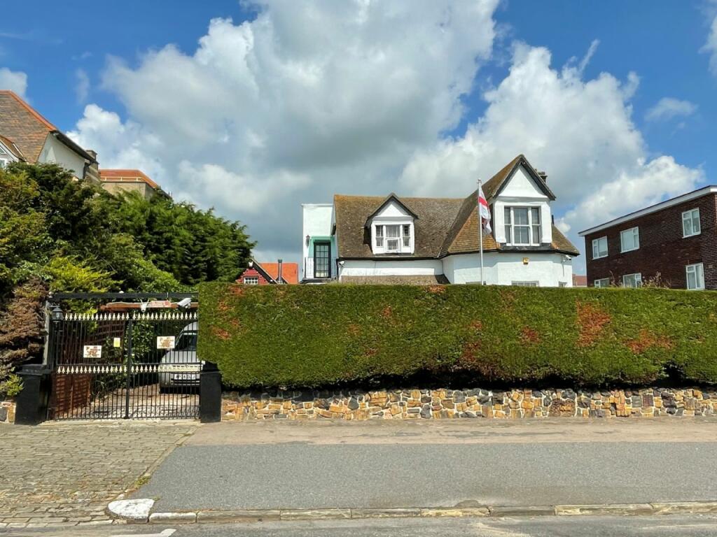 Additional property image - ESPLANADE, FRINTON-ON-SEA