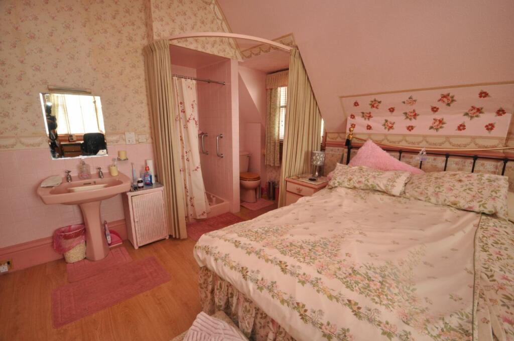 Additional property image - ESPLANADE, FRINTON-ON-SEA