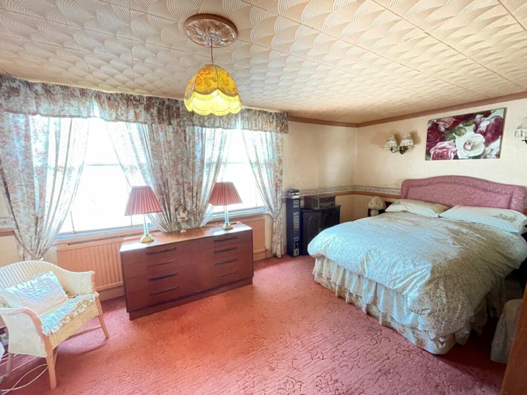 Additional property image - ESPLANADE, FRINTON-ON-SEA