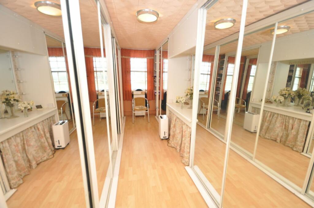 Additional property image - ESPLANADE, FRINTON-ON-SEA