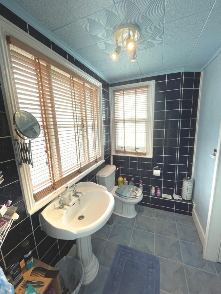 Additional property image - ESPLANADE, FRINTON-ON-SEA