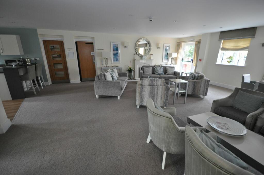 Additional property image - HADLEIGH ROAD, FRINTON-ON-SEA