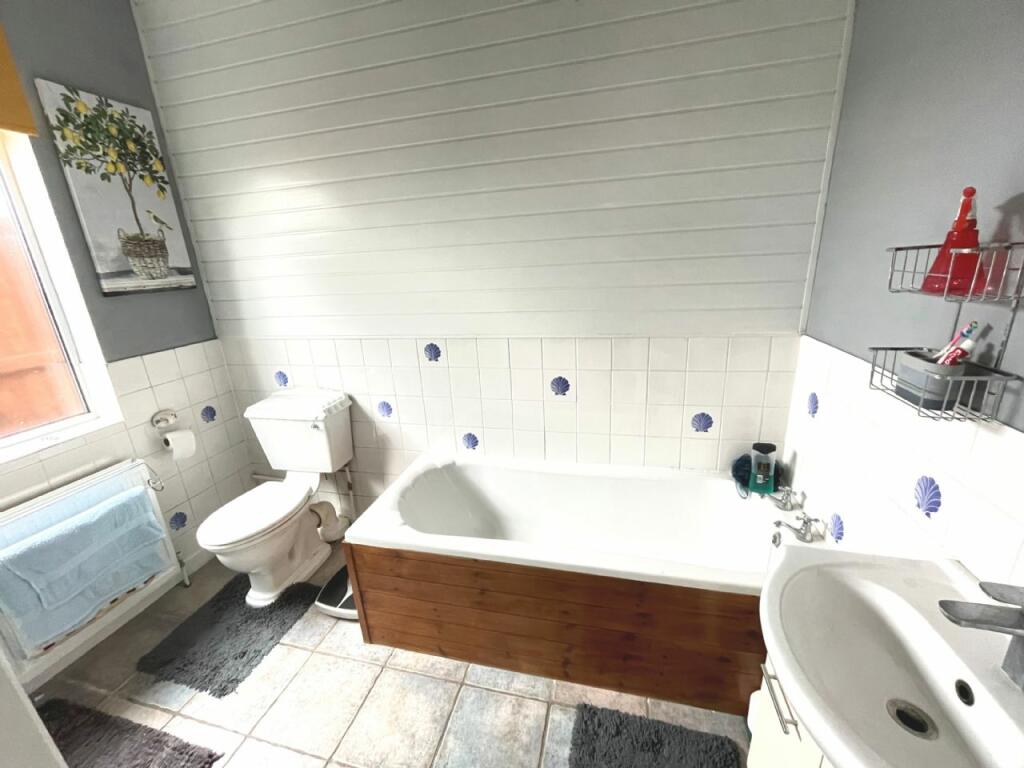 Additional property image - HALL LANE, WALTON-ON-THE-NAZE