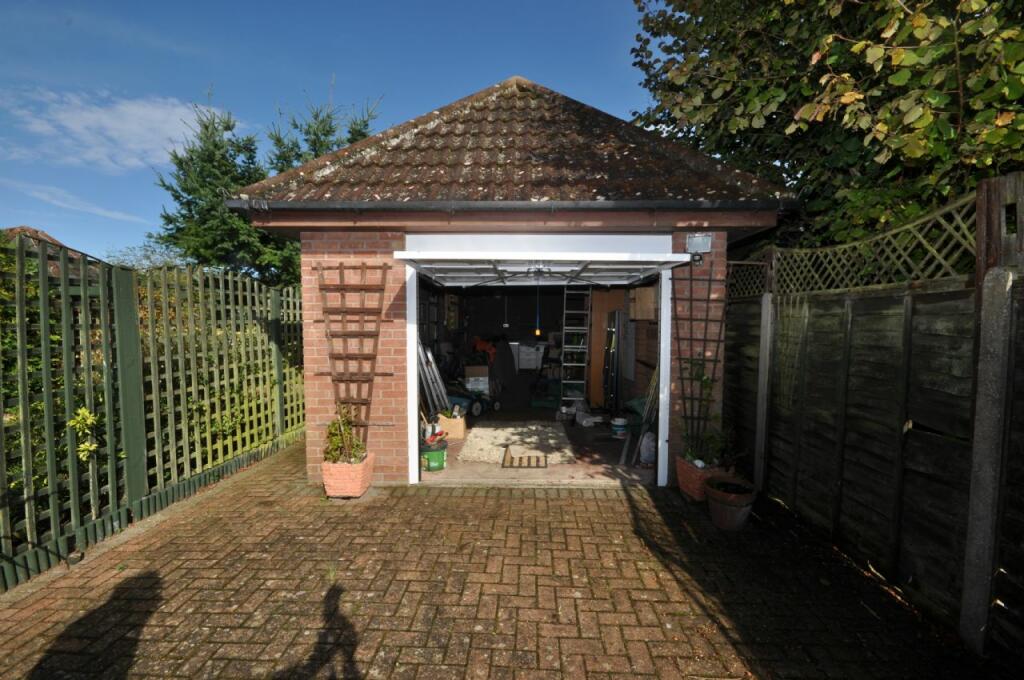 Additional property image - NEW THORPE AVENUE, THORPE-LE-SOKEN