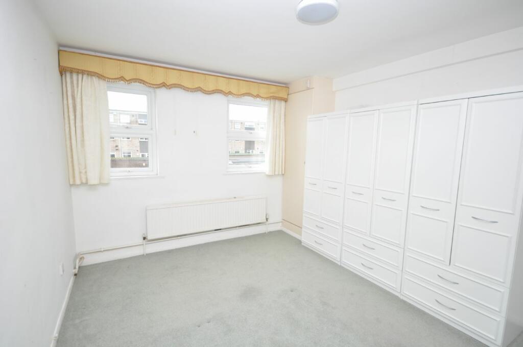 Additional property image - THE CRESCENT, FRINTON-ON-SEA