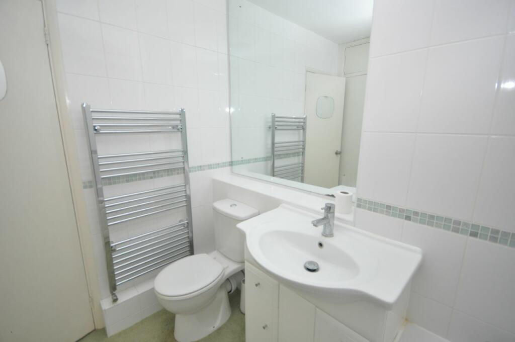 Additional property image - THE CRESCENT, FRINTON-ON-SEA