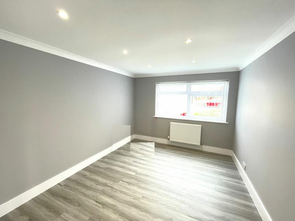 Additional property image - GREAT HARRODS, WALTON-ON-THE-NAZE