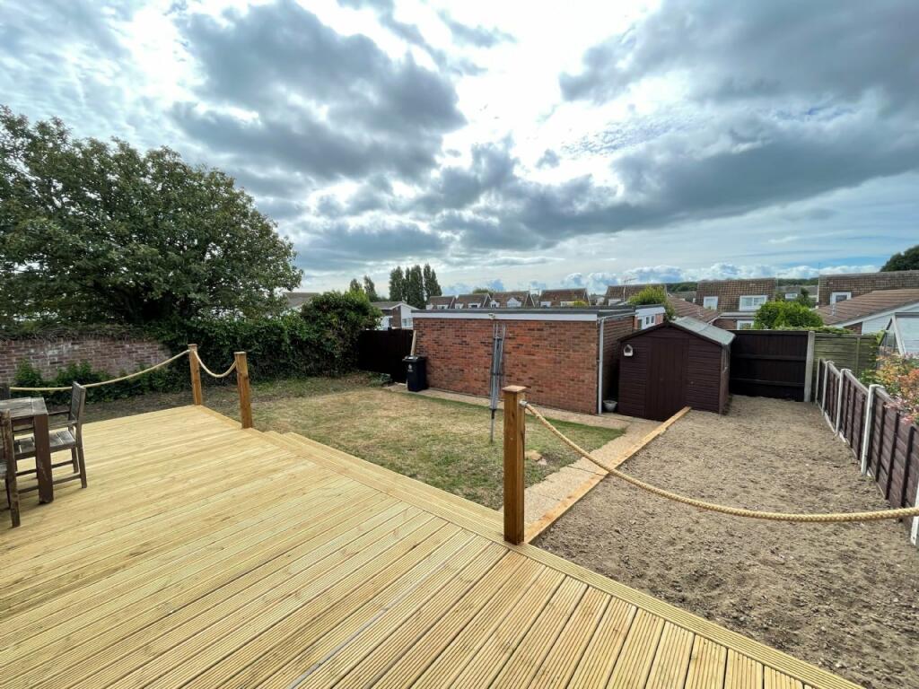 Additional property image - GREAT HARRODS, WALTON-ON-THE-NAZE
