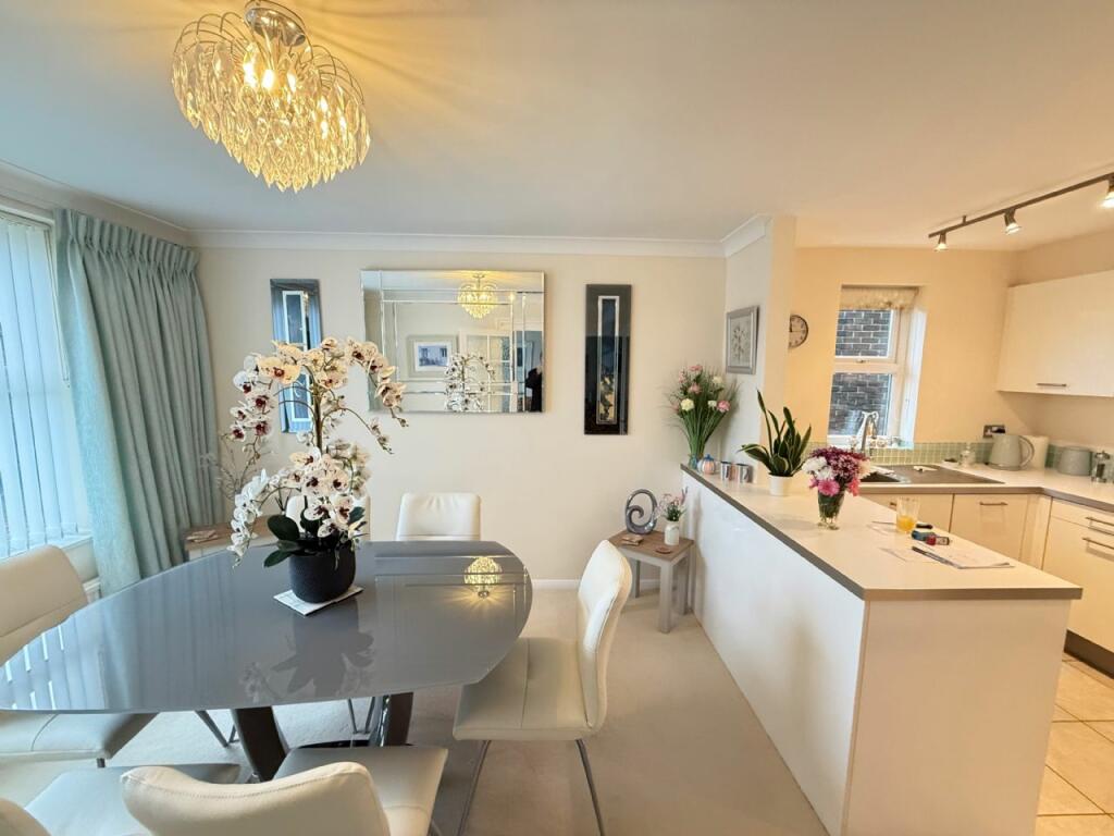 Additional property image - THE CRESCENT, FRINTON-ON-SEA