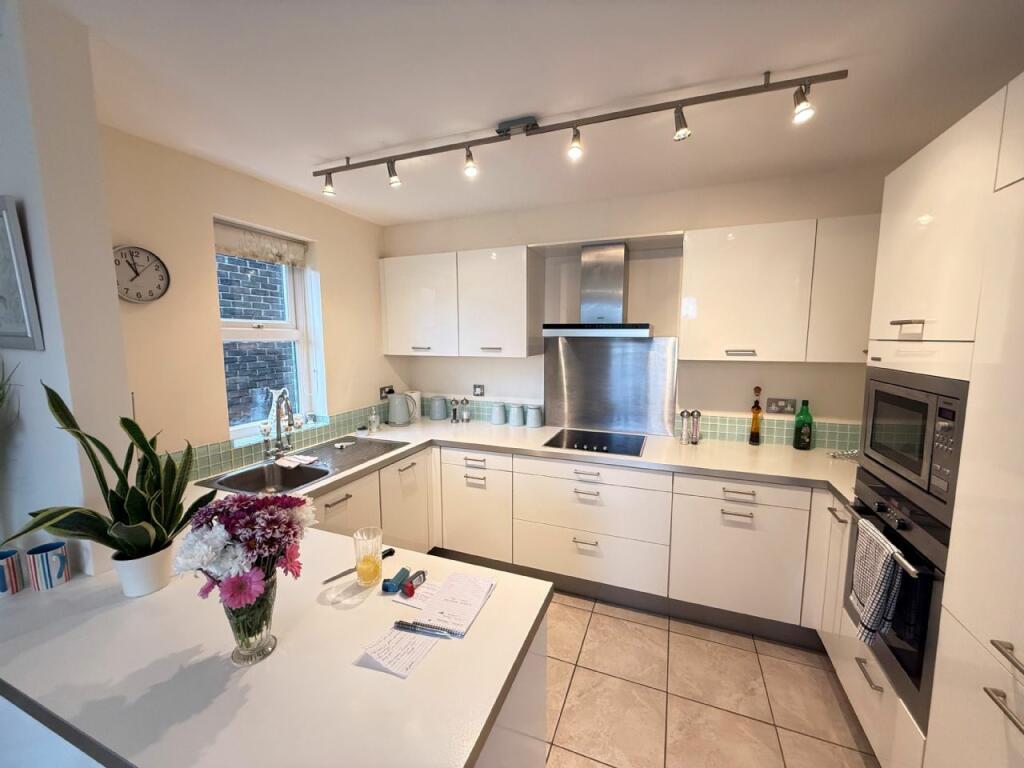 Additional property image - THE CRESCENT, FRINTON-ON-SEA
