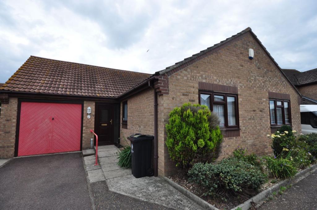 3 bedroom detached bungalow for sale in Brightside, Kirby Cross, CO13