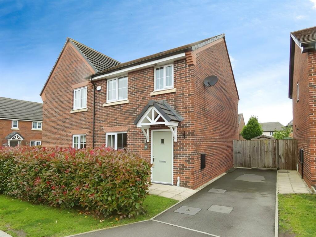 3 bedroom semidetached house for sale in Elgan Crescent, Sandbach, CW11