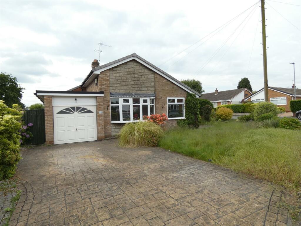 2 bedroom detached bungalow for sale in St. Johns Way, Sandbach, CW11