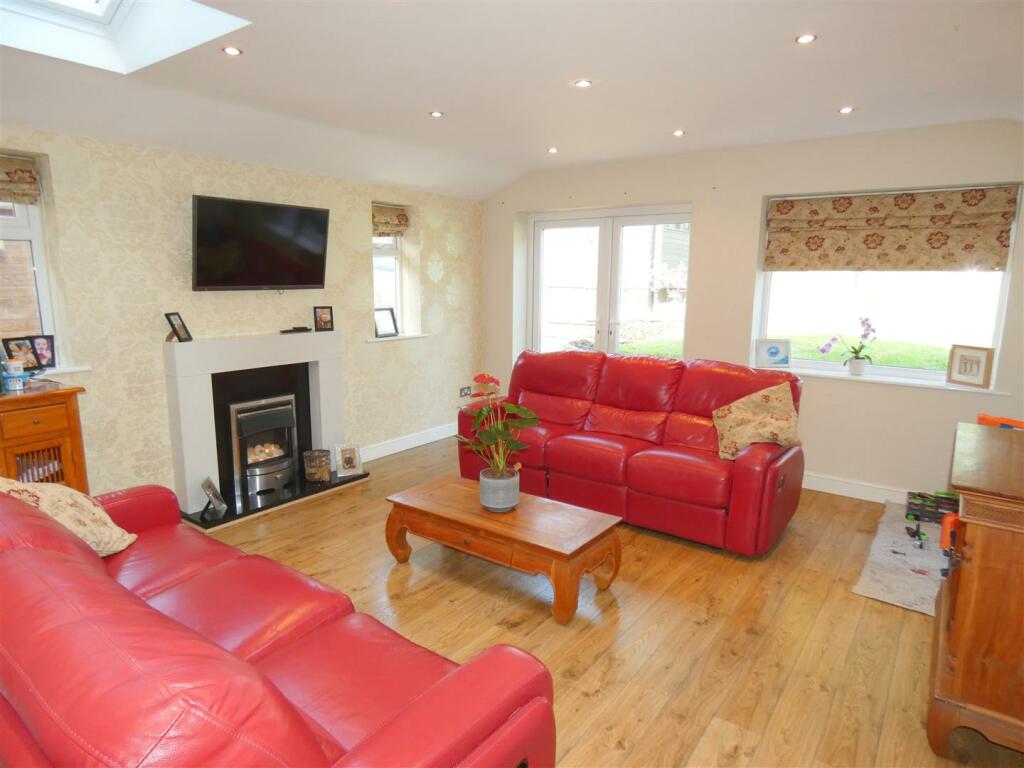 Additional property image - Woodnoth Drive, Shavington, Crewe