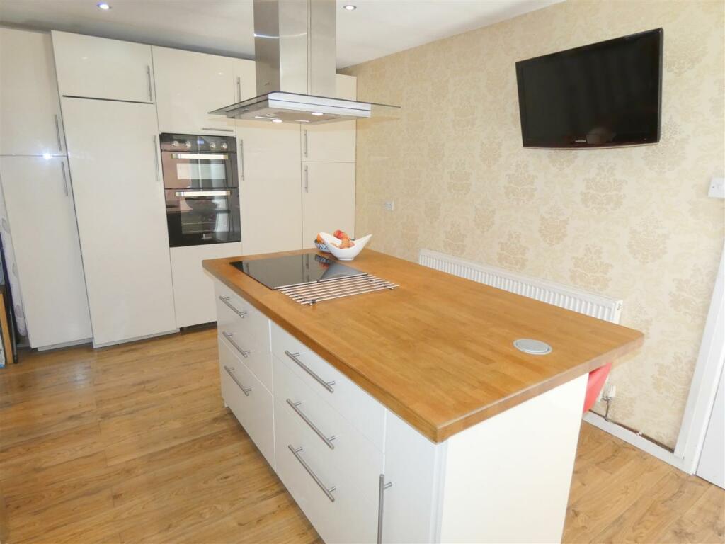 Additional property image - Woodnoth Drive, Shavington, Crewe