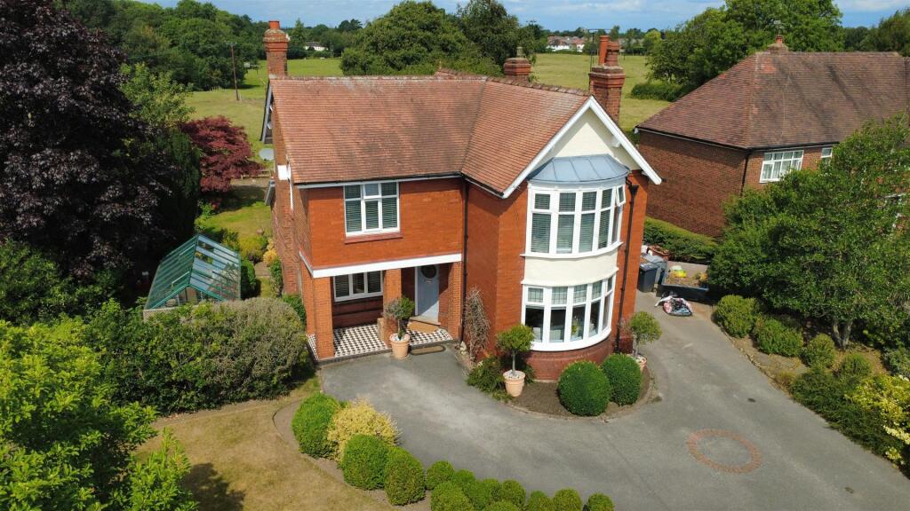 Main image of property: Crewe Road, Sandbach