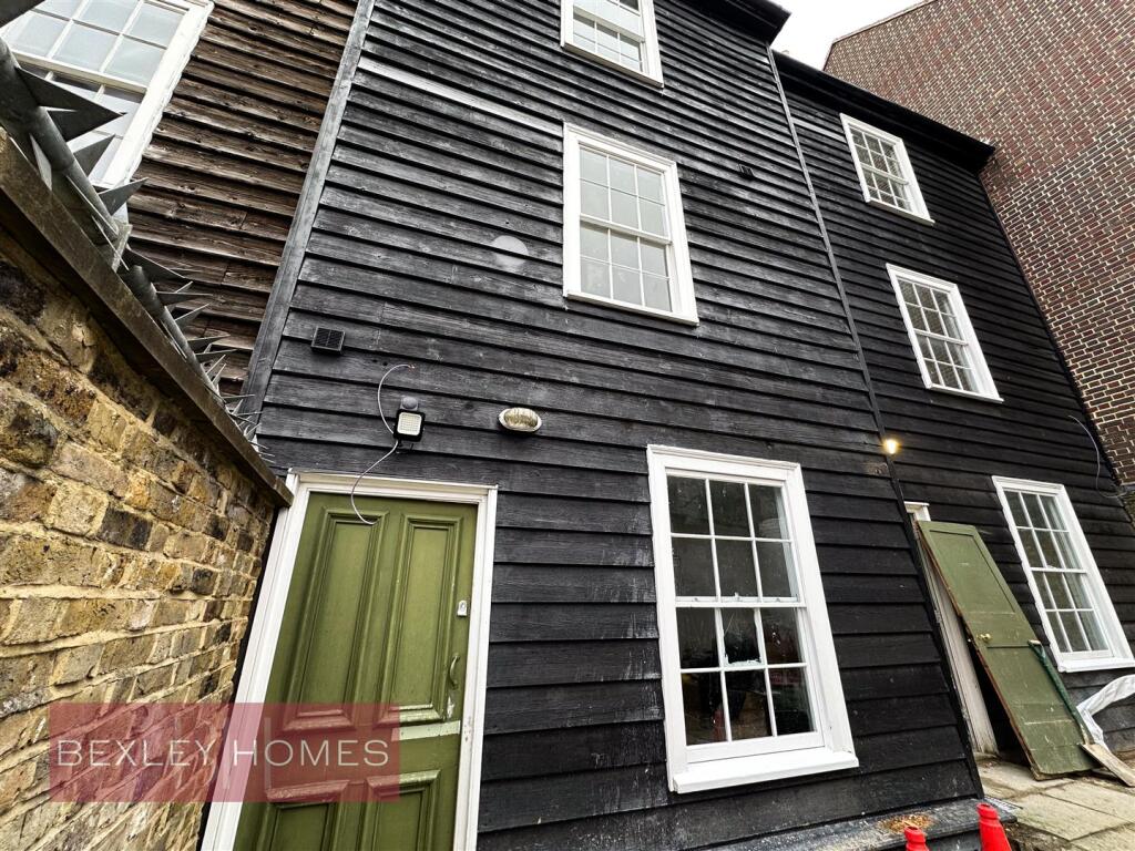 Main image of property: High street, Gravesend