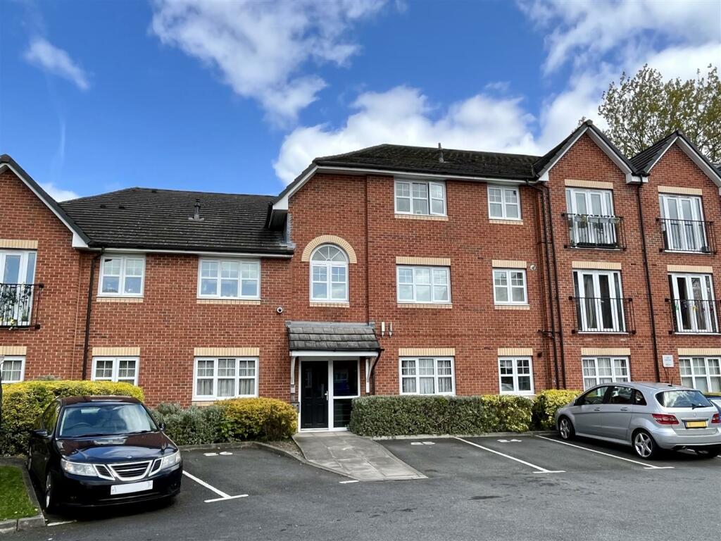 2 bedroom apartment for rent in Sale Road, Wythenshawe, Manchester, M23