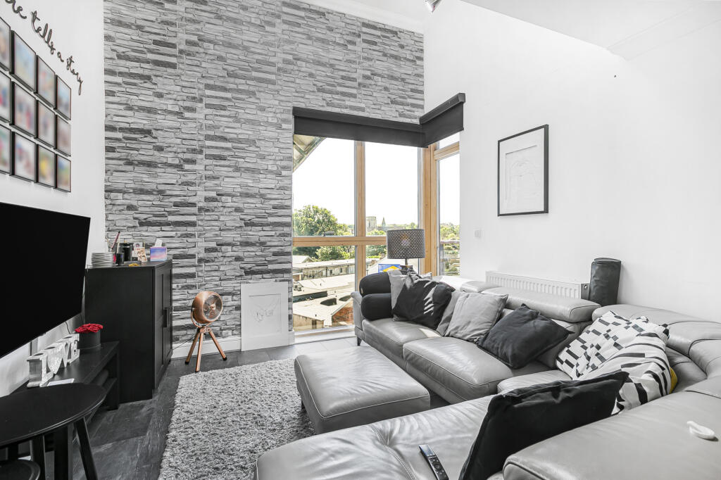 Main image of property: Innova Court, Leslie Park Road, Croydon, Surrey, CR0