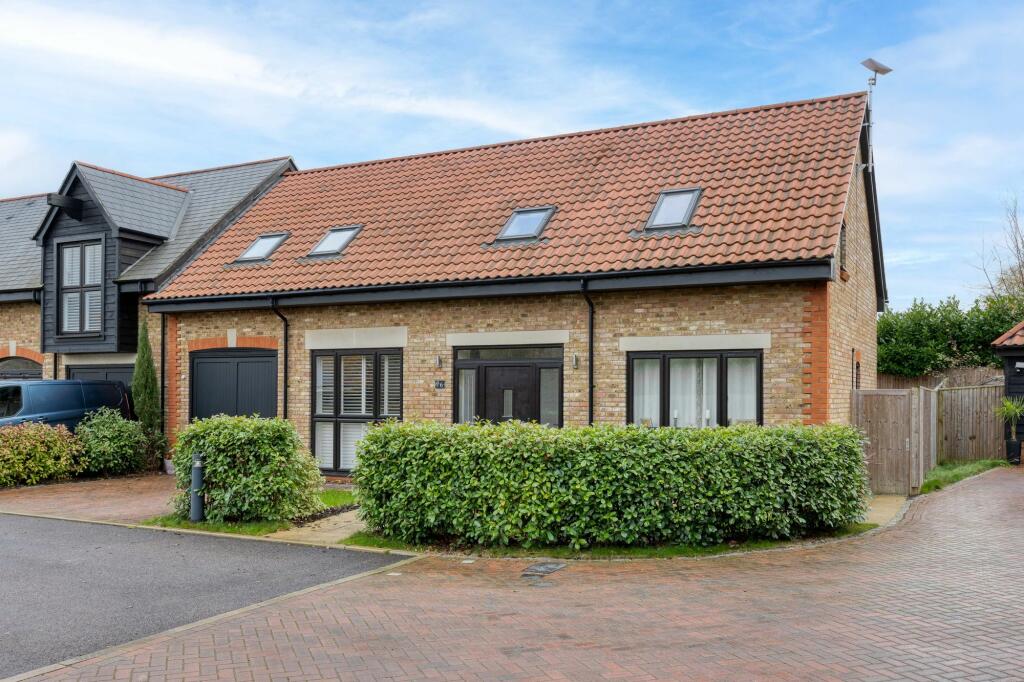 Main image of property: Middlefield Lane, Henlow, SG16