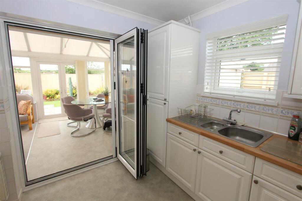 Additional property image - Maes Y Siglen, Caerphilly