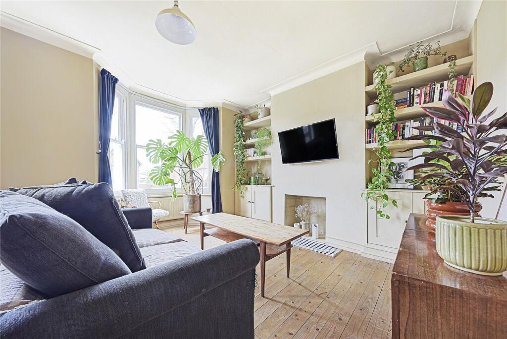 1 bedroom flat for sale in Manor Road, Leyton, London, E10