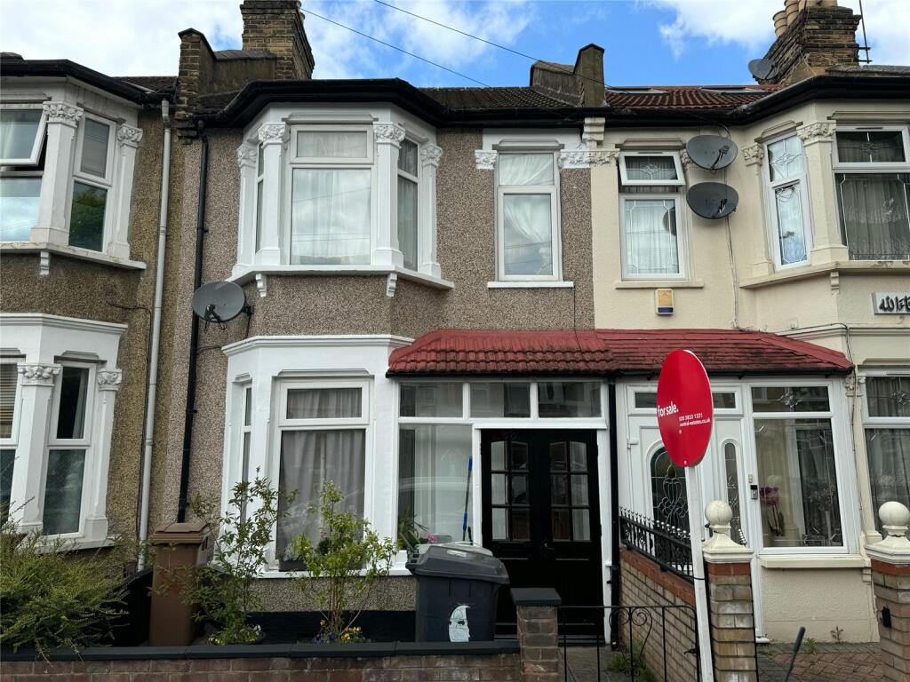 3 bedroom terraced house for sale in Carnarvon Road, Leyton, London, E10