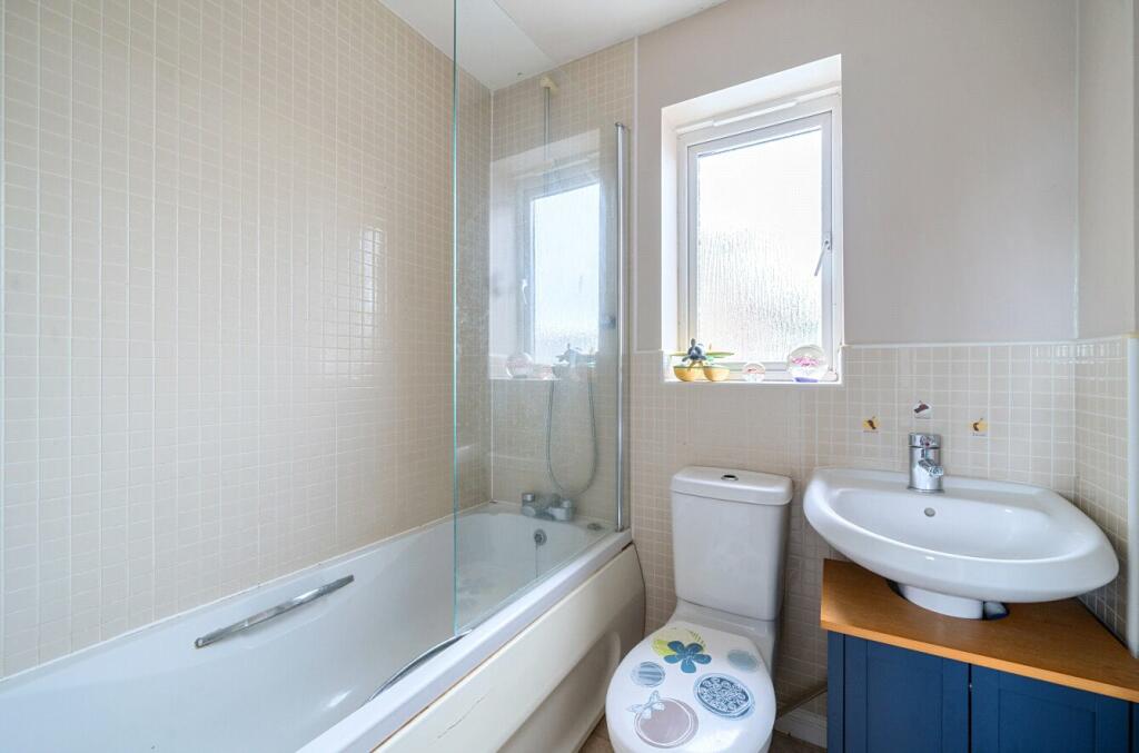 Additional property image - Coles Close, Wincanton, Somerset, BA9