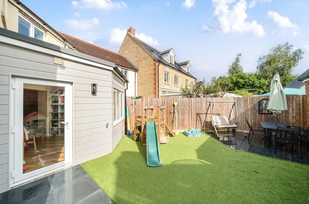 Additional property image - Coles Close, Wincanton, Somerset, BA9