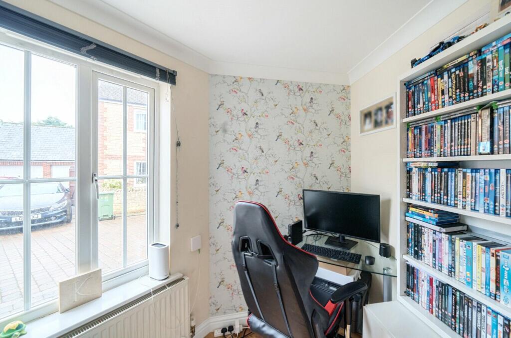 Additional property image - Coles Close, Wincanton, Somerset, BA9