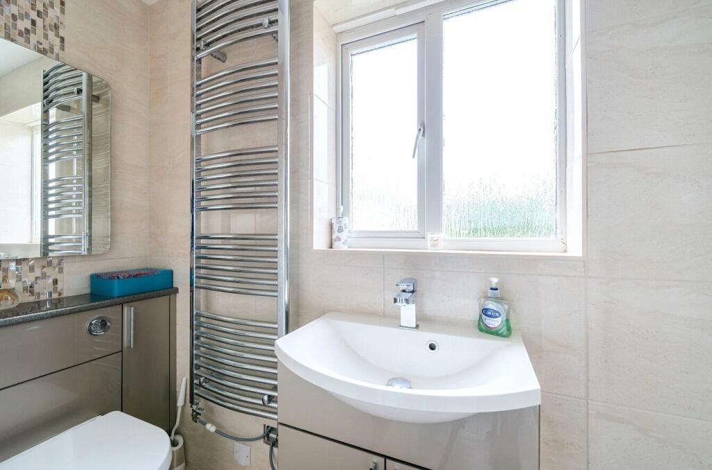 Additional property image - Coles Close, Wincanton, Somerset, BA9