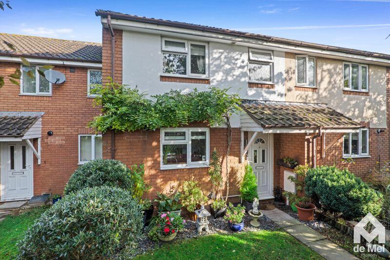 3 bedroom terraced house for sale in Deacons Place, Cleeve, GL52