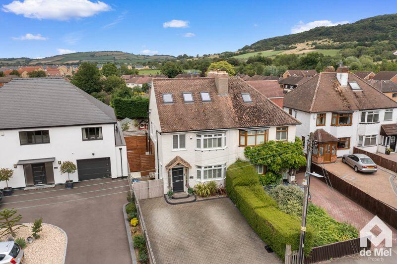 4 bedroom semidetached house for sale in Station Road, Cleeve