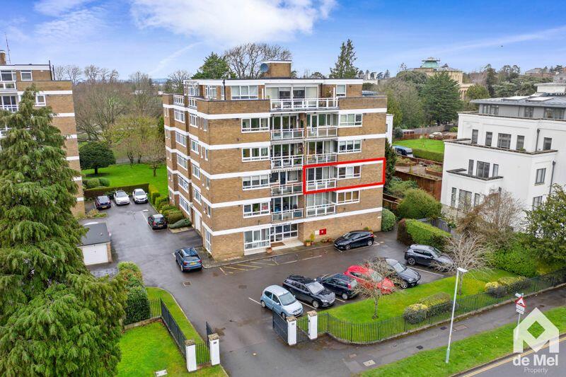 2 bedroom apartment for sale in Albert Road, Cheltenham, GL52
