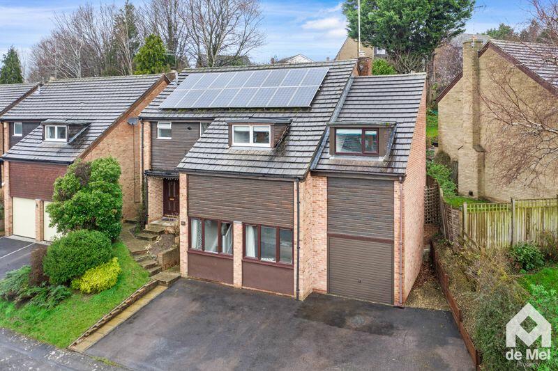 5 bedroom detached house for sale in Hartlebury Way, Charlton Kings, GL52