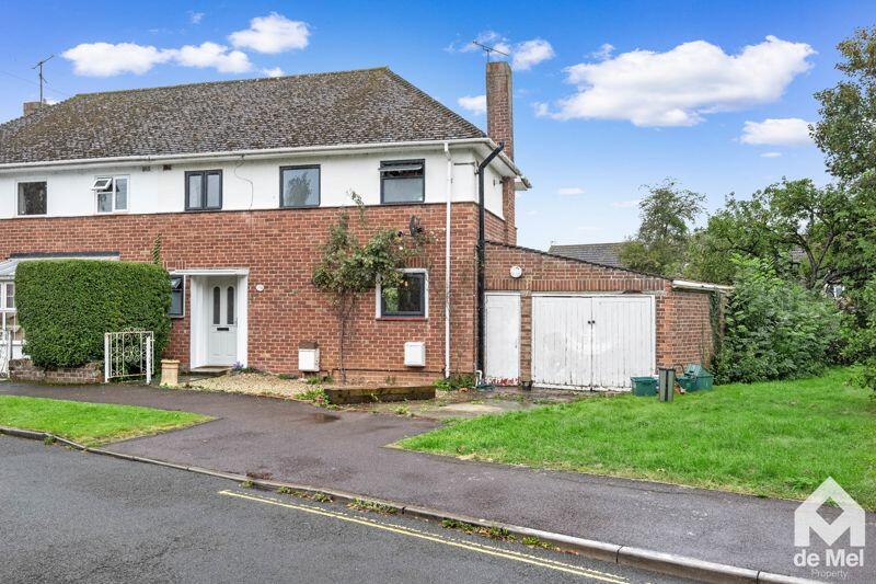 3 bedroom semidetached house for sale in Meadoway, Cleeve, GL52