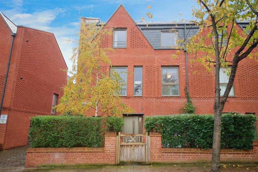 Main image of property: Trays Hill Close, London