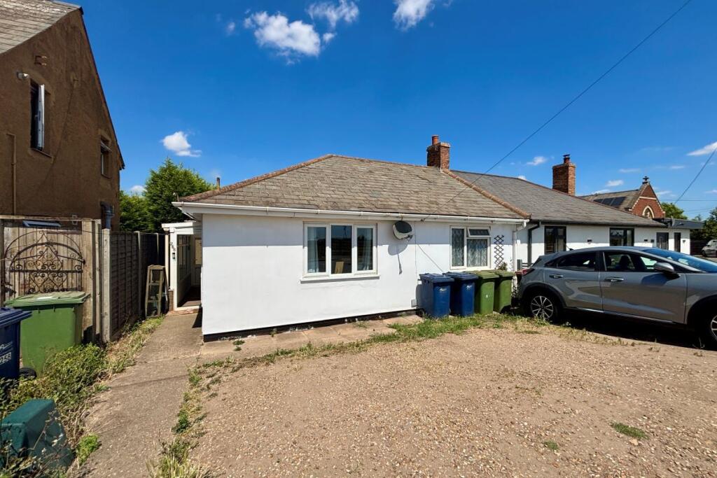 Main image of property: 256 Peterborough Road, Whittlesey, Peterborough, Cambridgeshire, PE7 1PJ