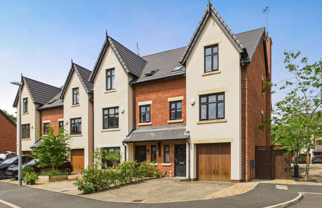 Main image of property: The Moorings, Worsley, Manchester, M28 2QE