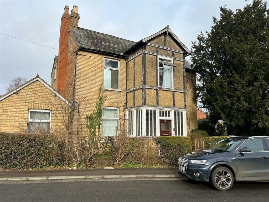1 bedroom house for rent in Church Green Road, Bletchley, Milton Keynes, MK3