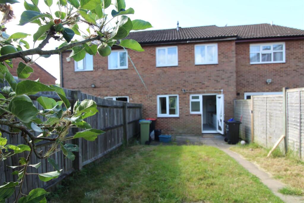 Main image of property: Merlin Walk, Eaglestone, Milton Keynes, MK6 5EP
