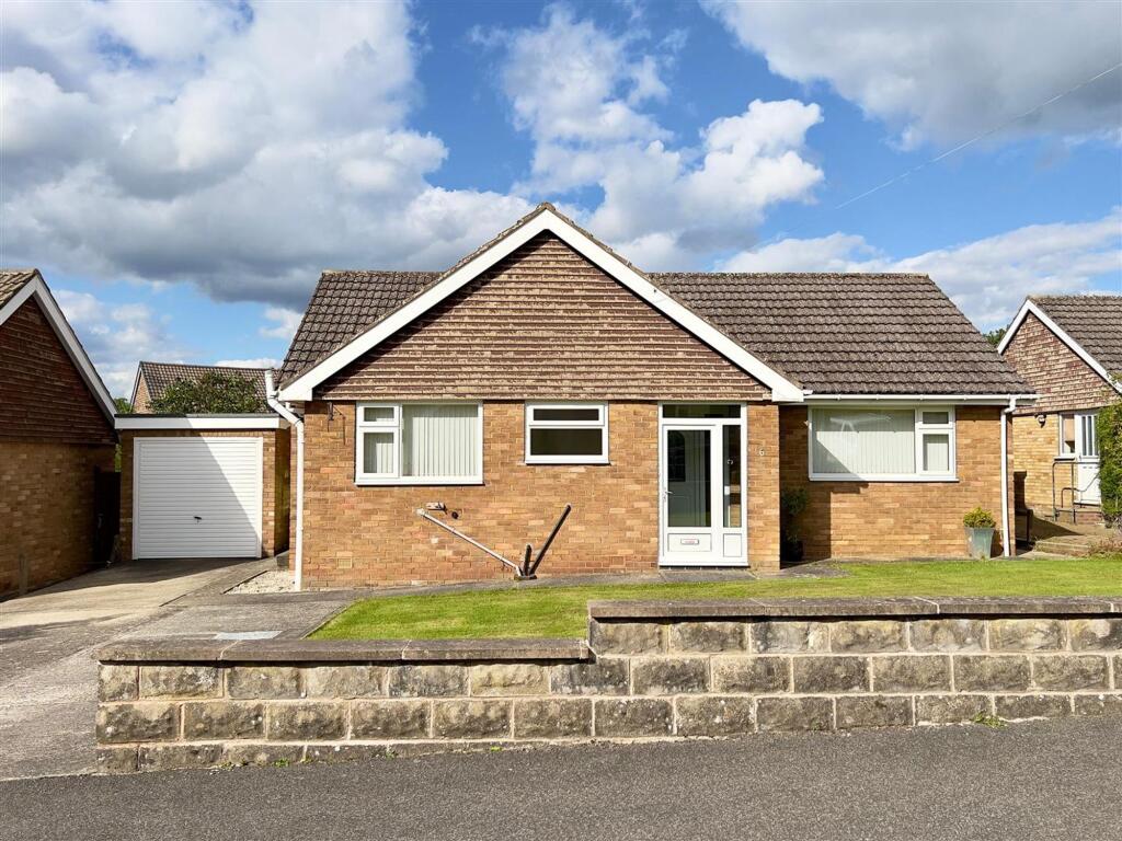 Main image of property: Woodvale Close, Chesterfield, S40