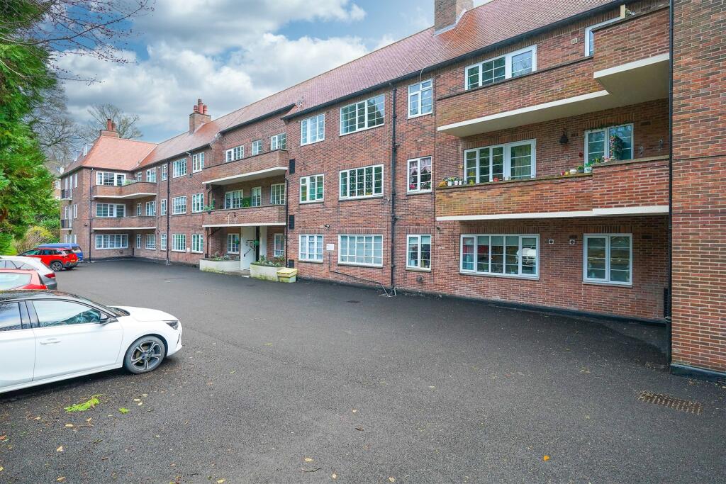 Main image of property: Stumperlowe Lane, Sheffield, S10